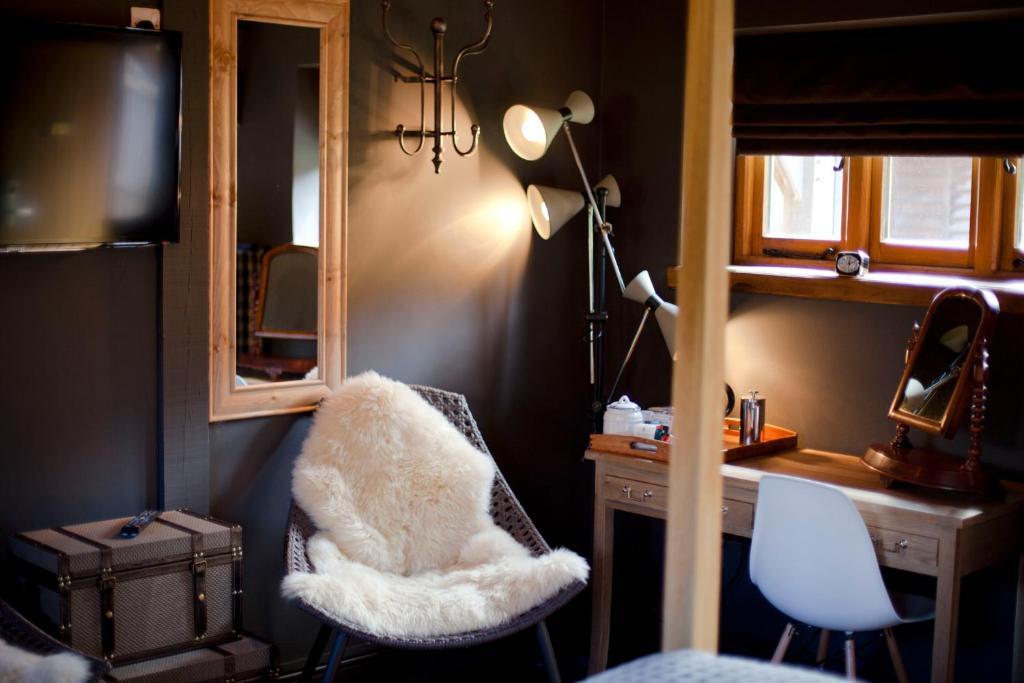 Hotel The White Horse Chilgrove Habitación foto